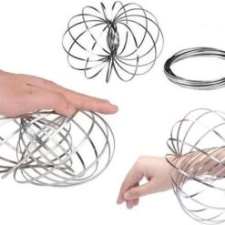 Magische Flow Rings Armband Zilver– Spiraal Springveerspeelgoed Metalen Ringen Magic Kinetic Slinky Flow Ring Armbandringen Traploper