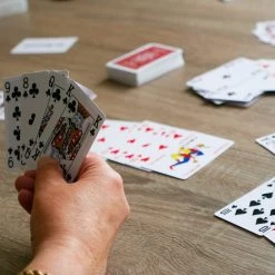 In Round Speelkaarten 4 Decks / Stokken – Stok Speel Kaarten – Spelkaarten – Voor Volwassen En Kinderen – Pokerkaarten – Kaart Spel / Kaartspel Set – Pestkaarten – Poker / Blackjack / Pesten – Rood / Blauw -Goedkope baby-en-kleuterspelletjes winkel 550x545 6