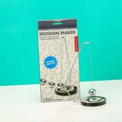 Kikkerland Beslissingsmaker - Small Decision Maker - Beslissingsbal - Small 13 Kikkerland Beslissingsmaker - Small Decision Maker - Beslissingsbal - Small -Goedkope baby-en-kleuterspelletjes winkel 550x550 150