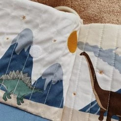 Konges Slöjd Konges Slojd Stoffen Babyboekje Dino -Goedkope baby-en-kleuterspelletjes winkel 550x550 290