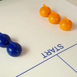 Kikkerland Curling Game - Voor Op Tafel - Spelletjes Voor Kinderen - Speelgoed - Compacte Speelset - Makkelijk Mee Te Nemen Op Reis - Spel - Leuk Voor Kids - Bezigheid -Goedkope baby-en-kleuterspelletjes winkel 550x550 49