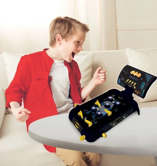 Lexibook Batman Elektronische Flipperkast, Leuke Geluiden En Lichteffecten, 5 Obstakels, Werkt Met 3 LR14-batterijen JG610BAT 4 Lexibook Batman Elektronische Flipperkast, Leuke Geluiden En Lichteffecten, 5 Obstakels, Werkt Met 3 LR14-batterijen JG610BAT - Afbeelding 2