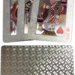 Merkloos Waterdichte Speelkaarten Zilver - Kaarten - Waterbestendig - Poker - Blackjack - Patience - Spelletjes - Kaarten Truukjes - Outdoor - Kaarten Set - Plastic Zilverfolie -Goedkope baby-en-kleuterspelletjes winkel 550x798